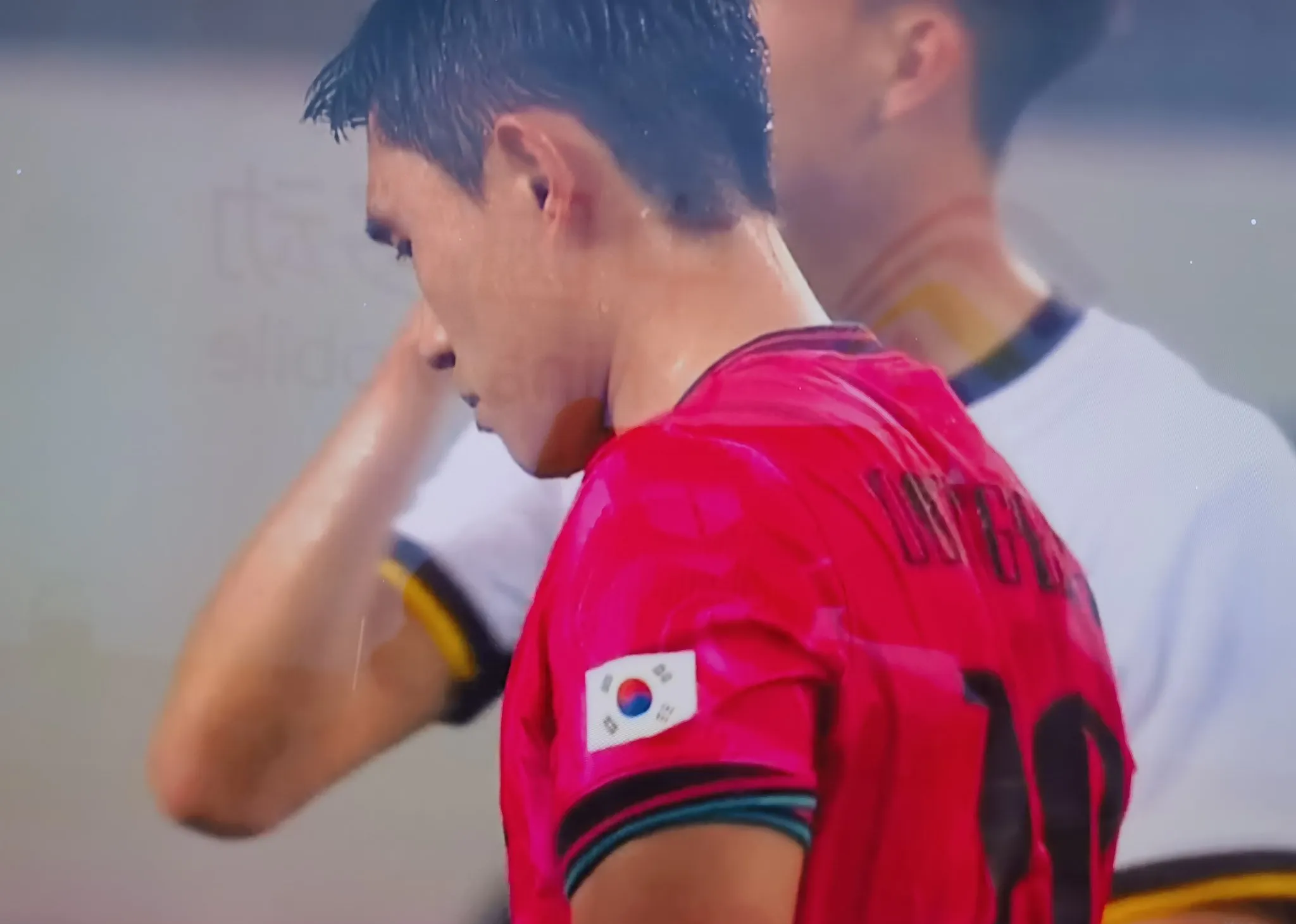 九游体育-关于英超关键时刻再迎强敌，里昂状态回暖，主帅态度——球迷炸锅，医务组通报恢复的信息